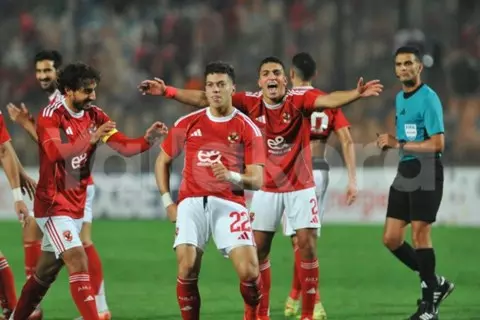   بداية كارثية وتأثير مشاركة إمام.. ردود فعل صحف الجزائر بعد سقوط شبيبة القبائل أمام الأهلي